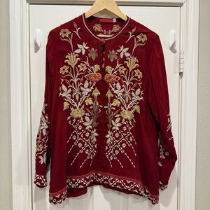 Johnny Was Blouse Women’s M Burgundy Red Embroidered Floral Satin Boho Western